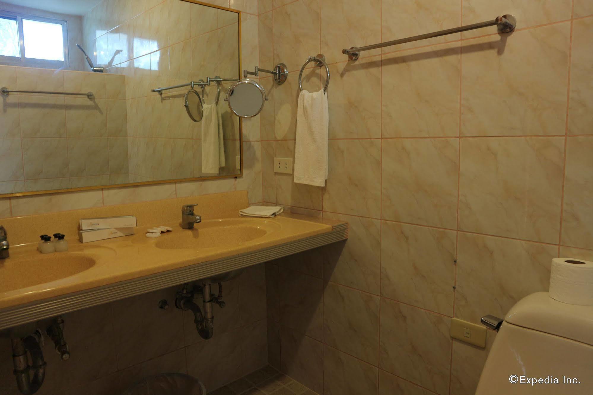 Antulang Beach Resort Siaton Ngoại thất bức ảnh